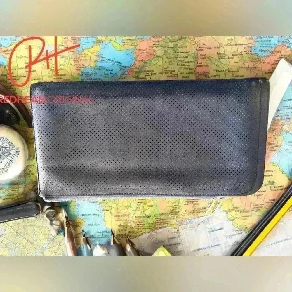 Hermes Voyager Long wallet with matching zipperred inserts- 100% authentic